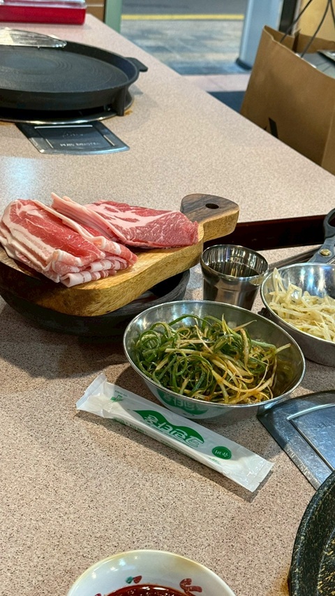 韓国江南にあるサムギョプサルのお店のサムギョプサル
